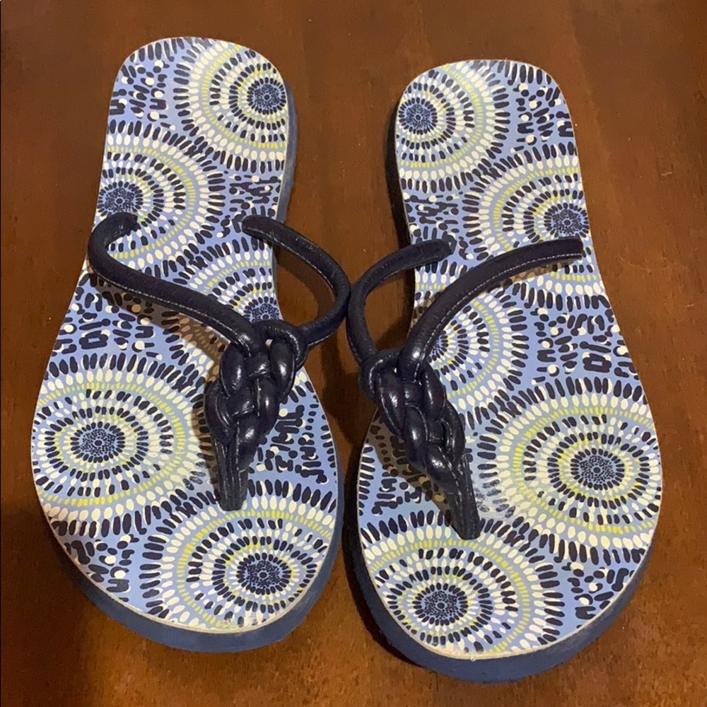 Vera Bradley flip flops sz 6